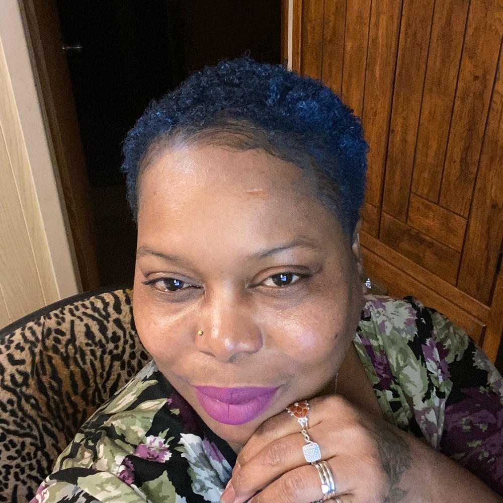 Meet your Posher, Regina